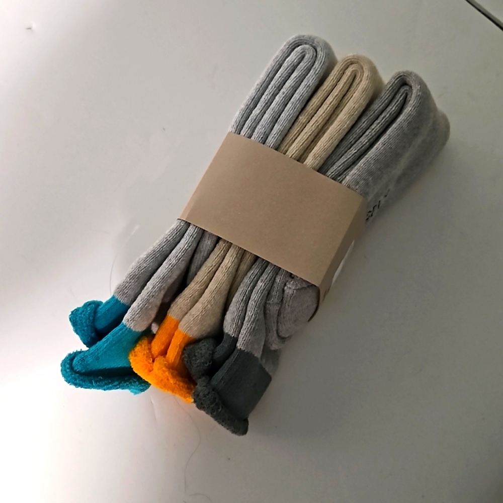 Yeezy socks - Picture 2 of 4